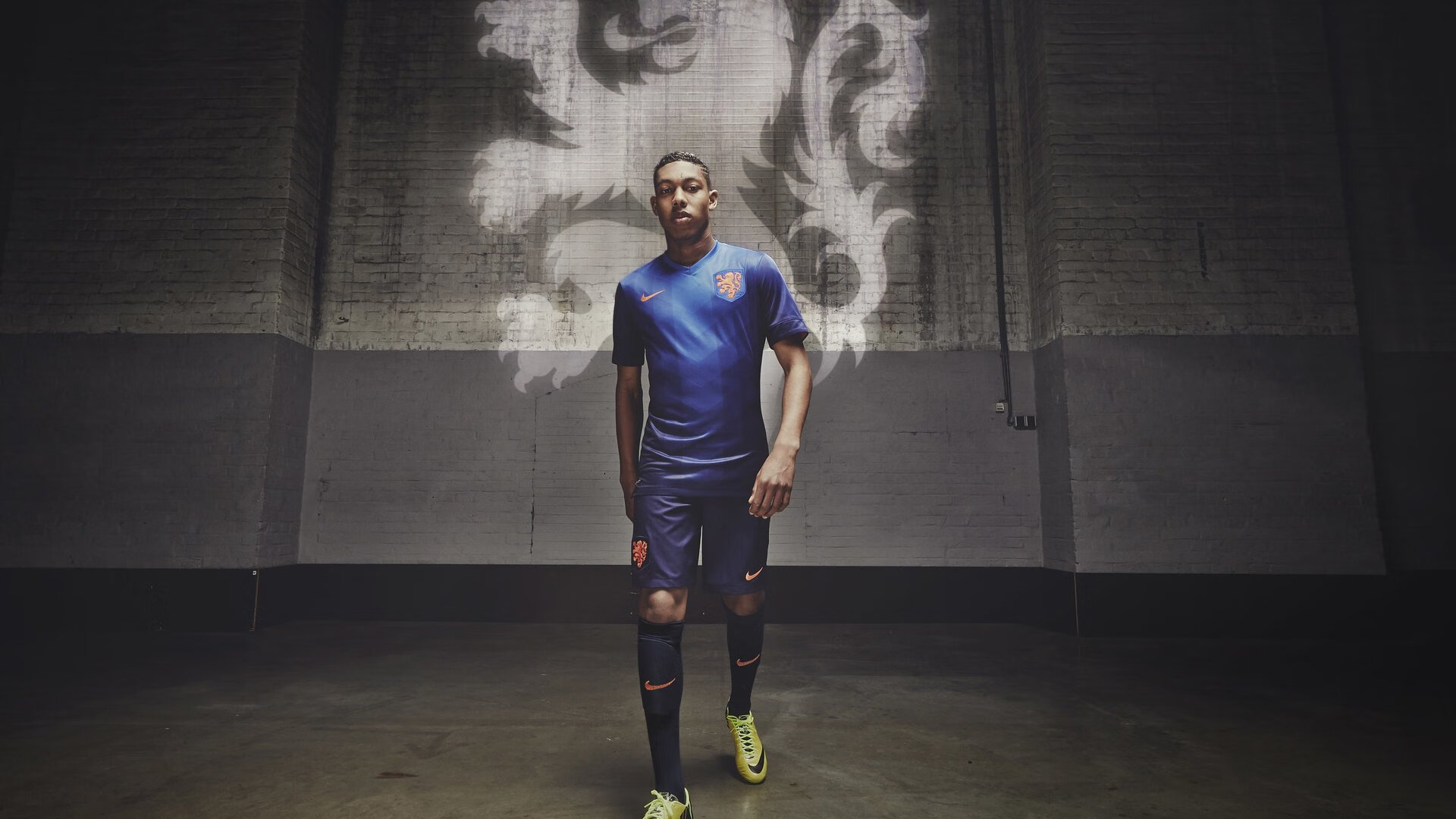 天才新星上演帽子戏法，助球队豪取三连胜